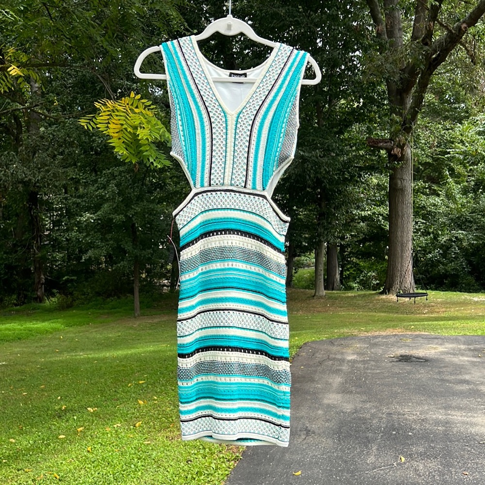 bebe | Sizzling Cottagecore | Cutout | Lined Crochet Dress in Blue & White
